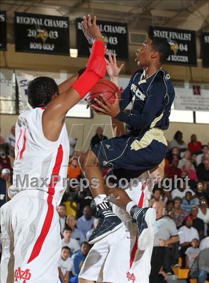 Thumbnail 2 in Mater Dei vs. Grace Prep (City of Palms Classic) photogallery.