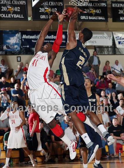 Thumbnail 2 in Mater Dei vs. Grace Prep (City of Palms Classic) photogallery.