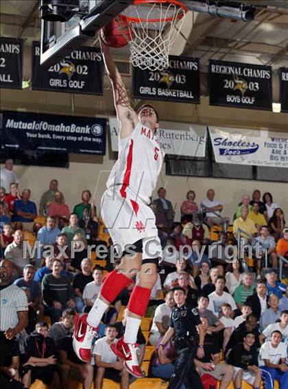 Thumbnail 2 in Mater Dei vs. Grace Prep (City of Palms Classic) photogallery.