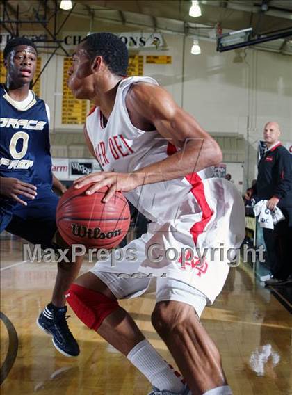 Thumbnail 3 in Mater Dei vs. Grace Prep (City of Palms Classic) photogallery.