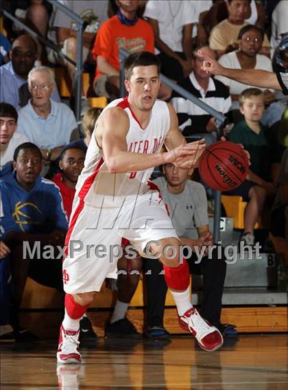Thumbnail 3 in Mater Dei vs. Grace Prep (City of Palms Classic) photogallery.