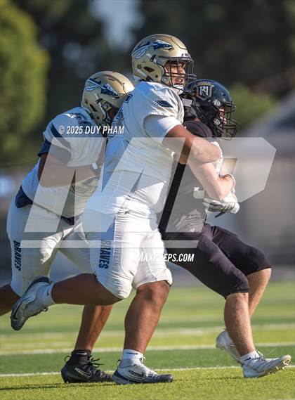 Thumbnail 2 in JV: St. John Bosco @ Servite photogallery.