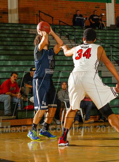 Thumbnail 3 in St. Genevieve vs. Santa Clarita Christian (Canyon Classic) photogallery.