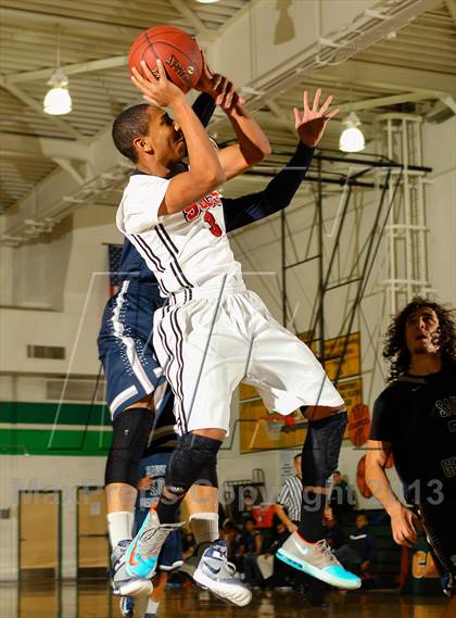 Thumbnail 1 in St. Genevieve vs. Santa Clarita Christian (Canyon Classic) photogallery.