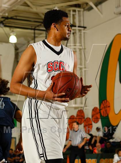 Thumbnail 2 in St. Genevieve vs. Santa Clarita Christian (Canyon Classic) photogallery.