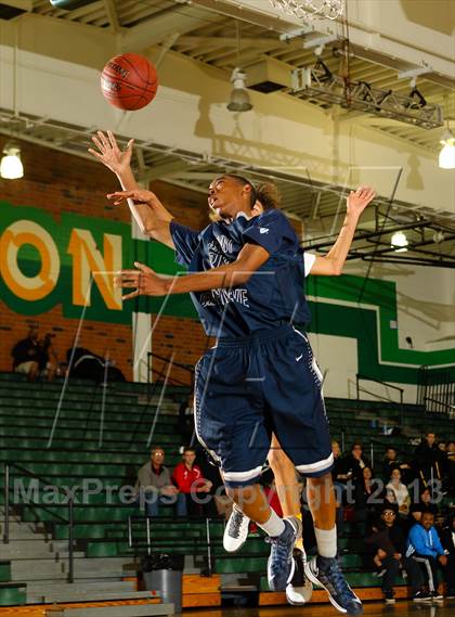 Thumbnail 1 in St. Genevieve vs. Santa Clarita Christian (Canyon Classic) photogallery.