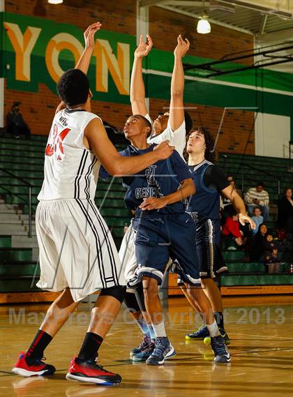 Thumbnail 3 in St. Genevieve vs. Santa Clarita Christian (Canyon Classic) photogallery.