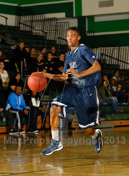 Thumbnail 3 in St. Genevieve vs. Santa Clarita Christian (Canyon Classic) photogallery.