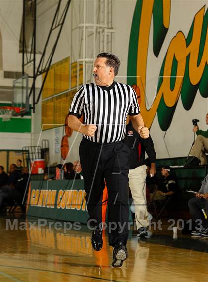 Thumbnail 3 in St. Genevieve vs. Santa Clarita Christian (Canyon Classic) photogallery.