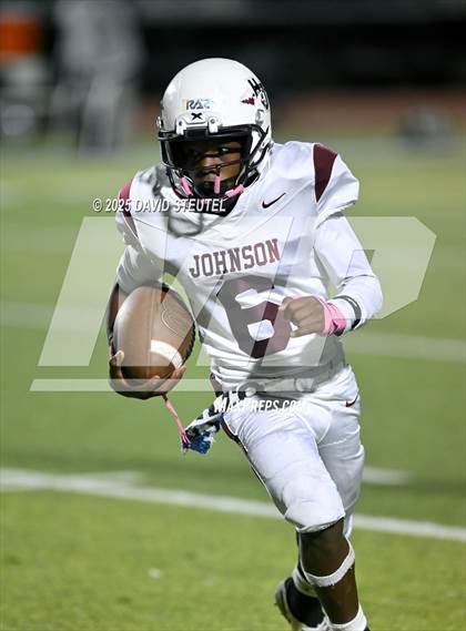 Thumbnail 2 in Johnson @ Burbank photogallery.