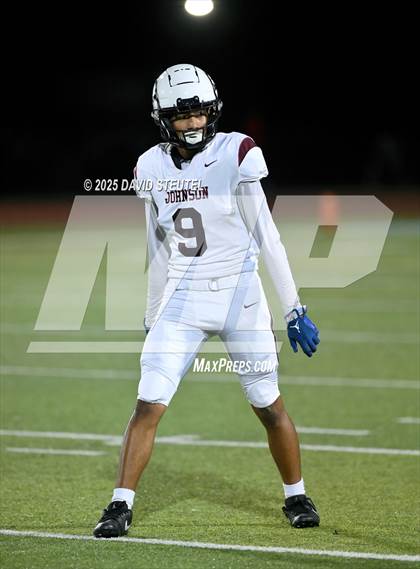 Thumbnail 2 in Johnson @ Burbank photogallery.