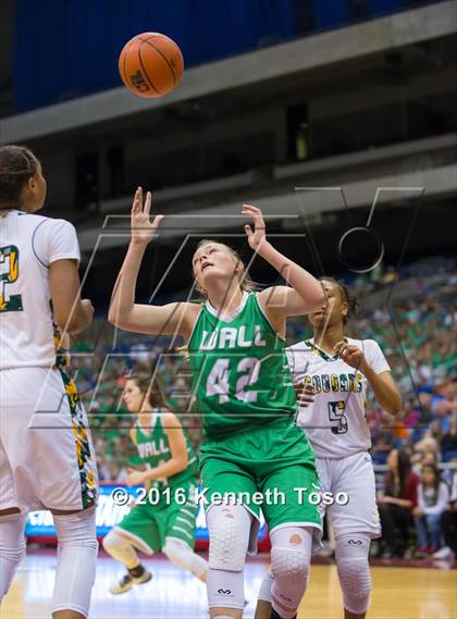 Thumbnail 2 in Cole vs. Wall (UIL 3A Semifinal) photogallery.