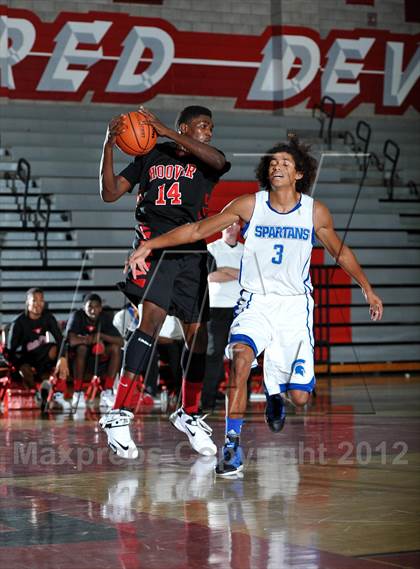 Thumbnail 2 in Hoover vs. Chula Vista (Xtreme Glass Invitational) photogallery.