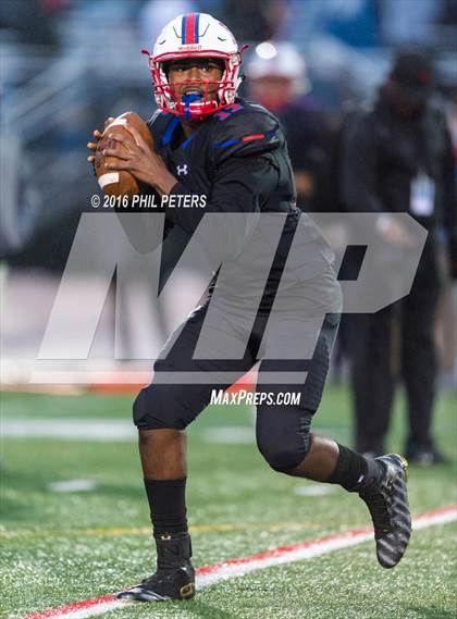 Thumbnail 2 in  St. John's vs. DeMatha photogallery.