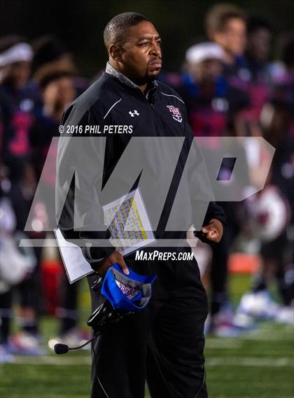 Thumbnail 2 in  St. John's vs. DeMatha photogallery.