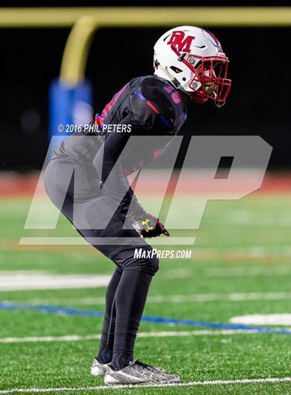Thumbnail 2 in  St. John's vs. DeMatha photogallery.