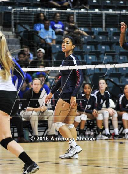 Thumbnail 2 in Lamar vs. Katy Taylor (UIL 6A Bi-District Playoff) photogallery.
