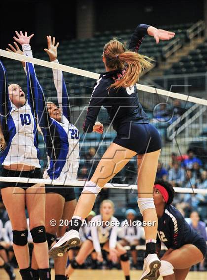 Thumbnail 3 in Lamar vs. Katy Taylor (UIL 6A Bi-District Playoff) photogallery.