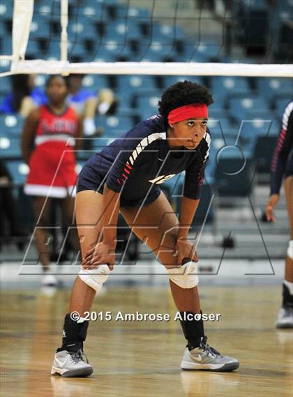 Thumbnail 1 in Lamar vs. Katy Taylor (UIL 6A Bi-District Playoff) photogallery.