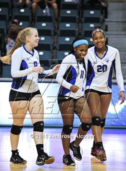Thumbnail 3 in Lamar vs. Katy Taylor (UIL 6A Bi-District Playoff) photogallery.