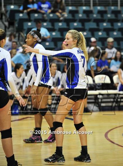 Thumbnail 2 in Lamar vs. Katy Taylor (UIL 6A Bi-District Playoff) photogallery.