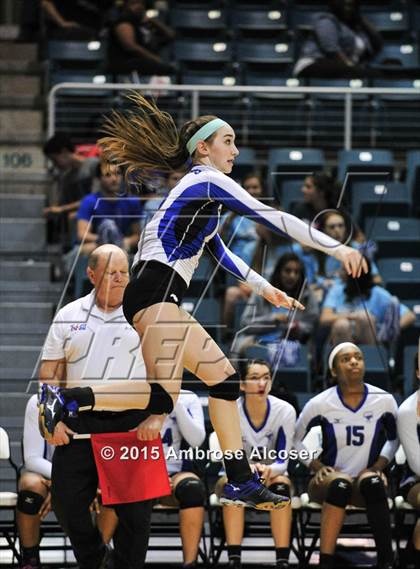 Thumbnail 2 in Lamar vs. Katy Taylor (UIL 6A Bi-District Playoff) photogallery.