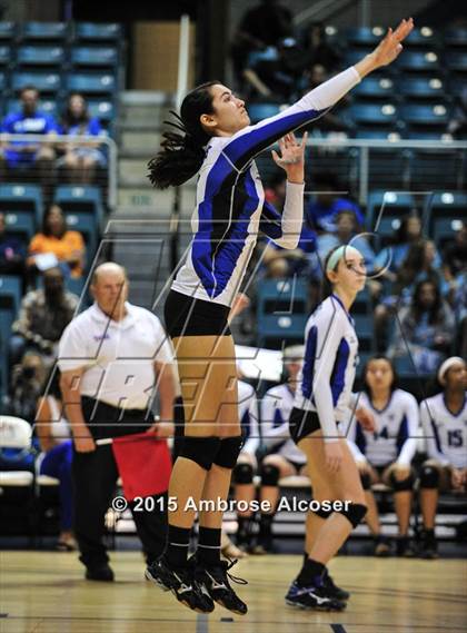 Thumbnail 1 in Lamar vs. Katy Taylor (UIL 6A Bi-District Playoff) photogallery.
