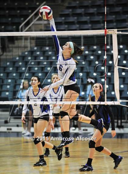 Thumbnail 3 in Lamar vs. Katy Taylor (UIL 6A Bi-District Playoff) photogallery.