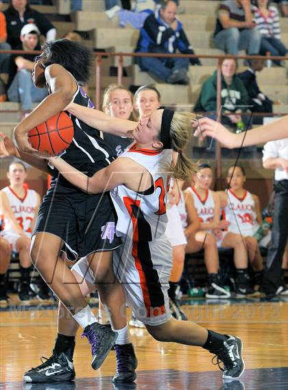 Thumbnail 3 in Winchester Thurston vs Clarion Area (PIAA A State Playoff 1st Round) photogallery.
