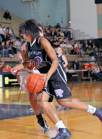 Thumbnail 1 in Winchester Thurston vs Clarion Area (PIAA A State Playoff 1st Round) photogallery.