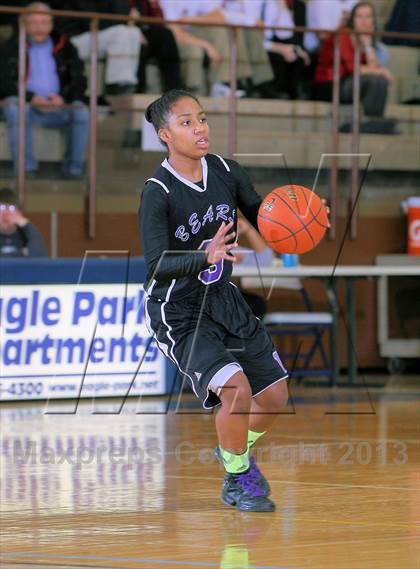 Thumbnail 3 in Winchester Thurston vs Clarion Area (PIAA A State Playoff 1st Round) photogallery.