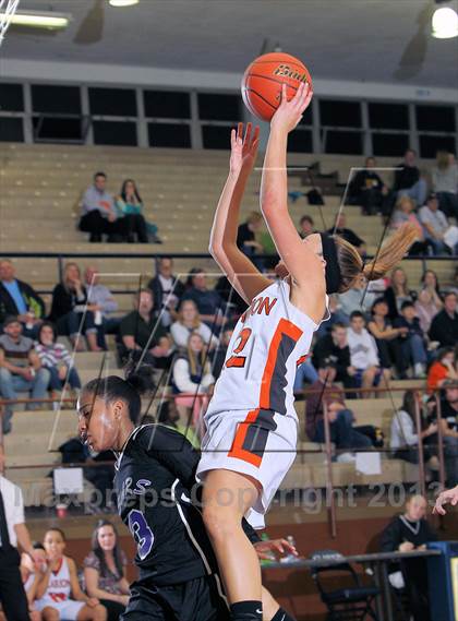 Thumbnail 1 in Winchester Thurston vs Clarion Area (PIAA A State Playoff 1st Round) photogallery.