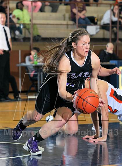 Thumbnail 1 in Winchester Thurston vs Clarion Area (PIAA A State Playoff 1st Round) photogallery.