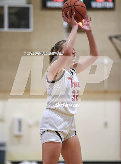 Thumbnail 3 in Hart vs Eagle Rock (West coast Tournament) photogallery.