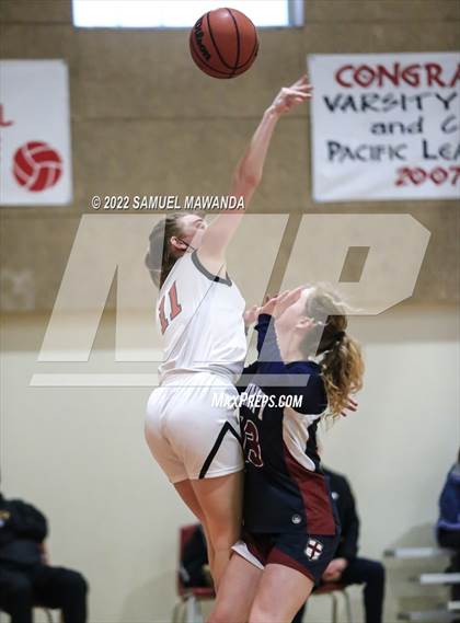 Thumbnail 3 in Hart vs Eagle Rock (West coast Tournament) photogallery.