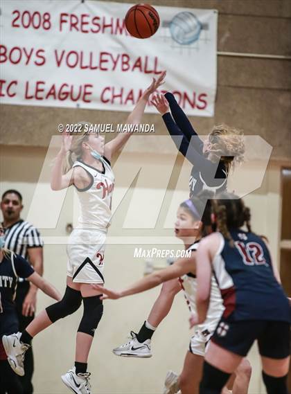 Thumbnail 3 in Hart vs Eagle Rock (West coast Tournament) photogallery.