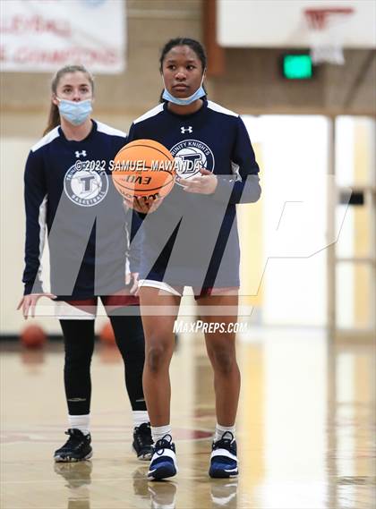 Thumbnail 3 in Hart vs Eagle Rock (West coast Tournament) photogallery.