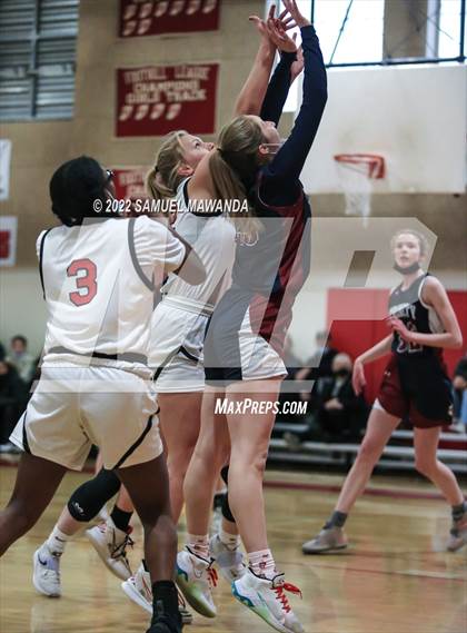 Thumbnail 3 in Hart vs Eagle Rock (West coast Tournament) photogallery.
