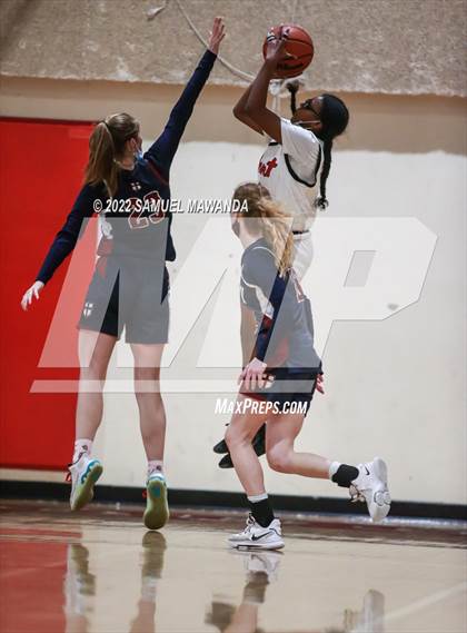 Thumbnail 3 in Hart vs Eagle Rock (West coast Tournament) photogallery.