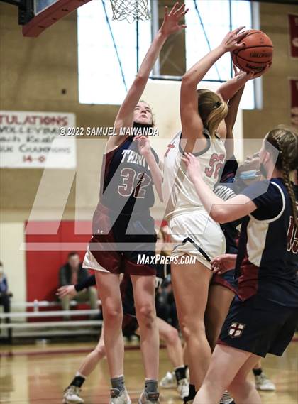 Thumbnail 3 in Hart vs Eagle Rock (West coast Tournament) photogallery.
