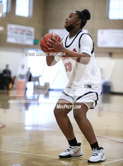 Thumbnail 3 in Hart vs Eagle Rock (West coast Tournament) photogallery.