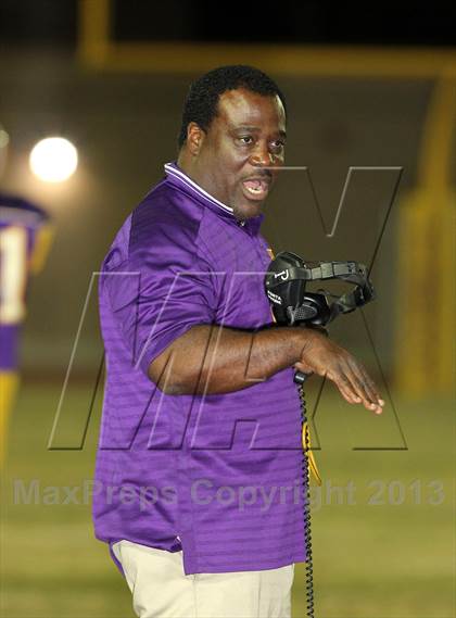 Thumbnail 3 in Lynwood vs. Gahr photogallery.