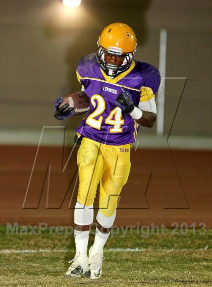 Thumbnail 1 in Lynwood vs. Gahr photogallery.