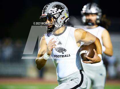 Thumbnail 3 in Brennan vs. United South (UIL Football 6A Division 1 Bi-District) photogallery.