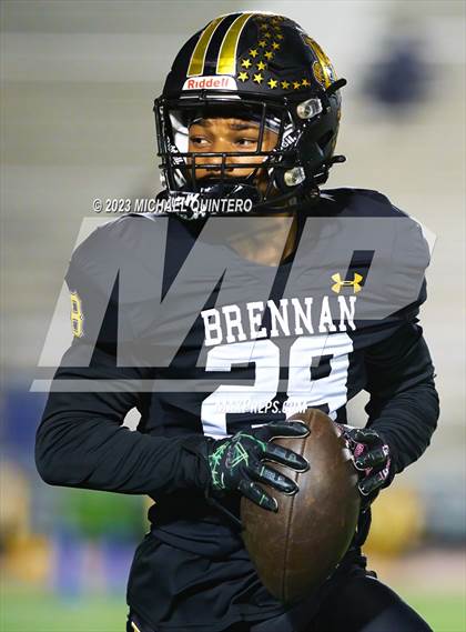 Thumbnail 3 in Brennan vs. United South (UIL Football 6A Division 1 Bi-District) photogallery.