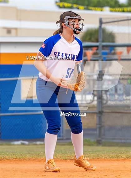 Thumbnail 2 in Cape Coral Vs Gateway photogallery.