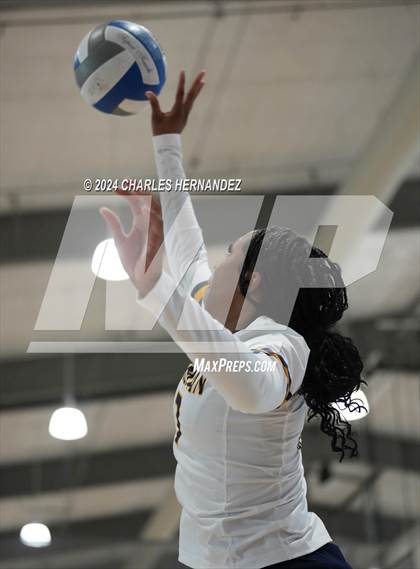Thumbnail 2 in Providence Classical vs Freeman (Legends Invitational) photogallery.