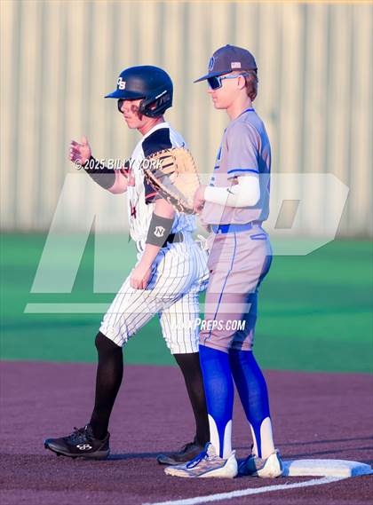 Thumbnail 3 in Grand Saline vs Quitman photogallery.