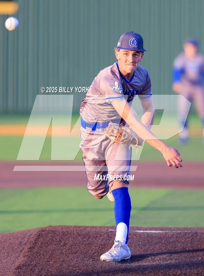 Thumbnail 1 in Grand Saline vs Quitman photogallery.