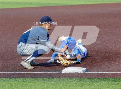 Thumbnail 3 in Keller vs Hebron (Game 3 UIL 6A Bi-District Playoff) photogallery.